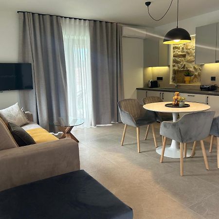 Piedra Luxury Apartments Nafplio Exterior photo